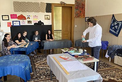Výtvarný workshop zameraný na techniku tradičnej modrotlače